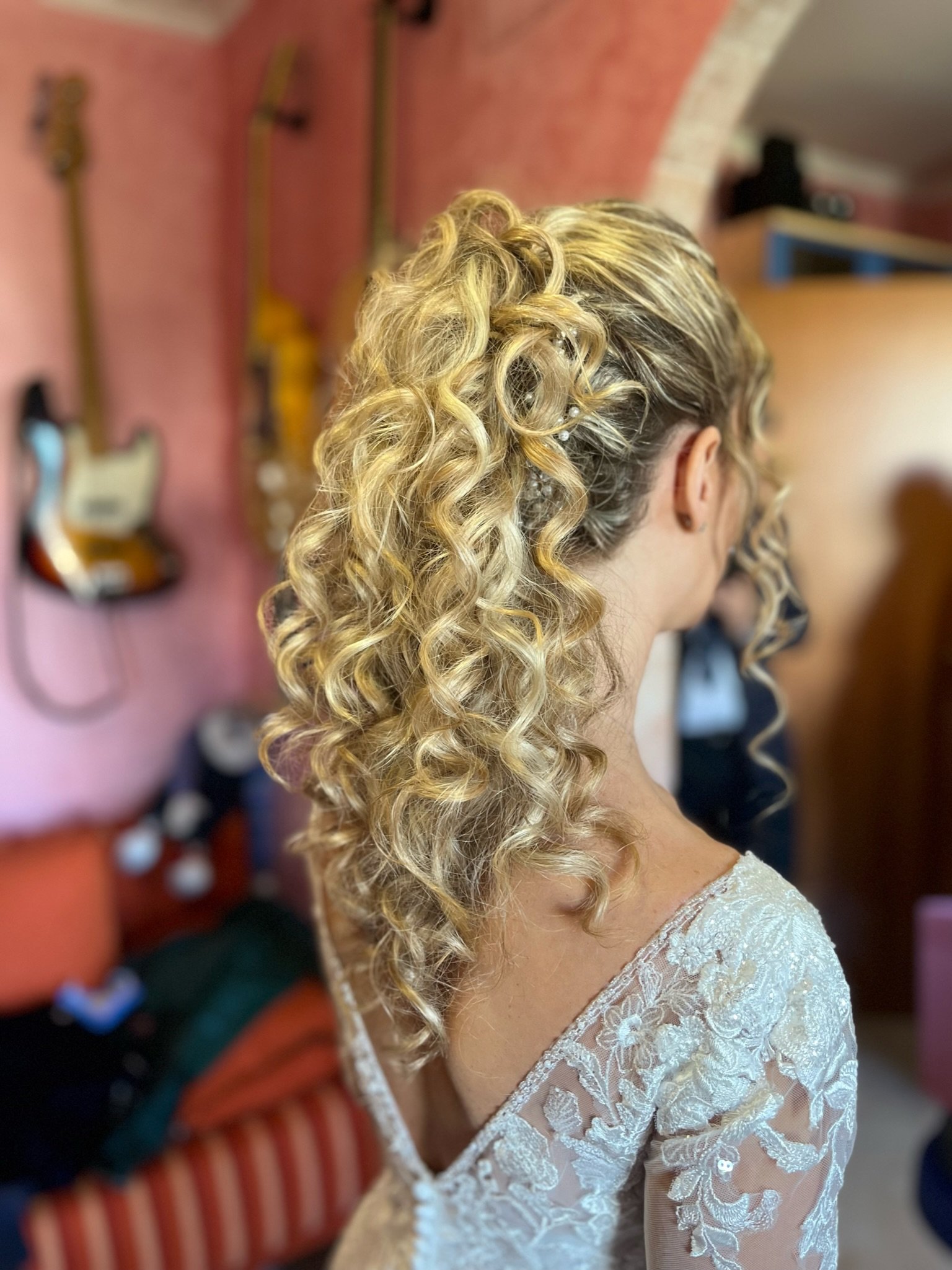 Cinzia Caputo parrucchieri Foggia - pacchetti sposa matrimonio Bionda capelli ricci lunghi